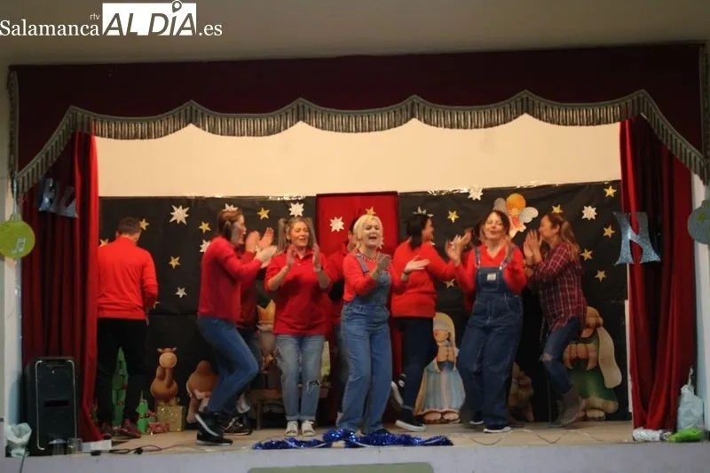 Foto 5 - Navales celebra su propias campanadas&nbsp;