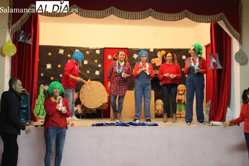 Foto 3 - Navales celebra su propias campanadas&nbsp;
