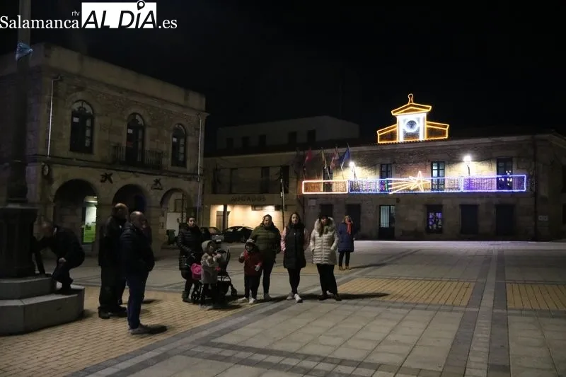Este sábado tenía lugar el encendido del alumbrado navideño en Vitigudino / CORRAL