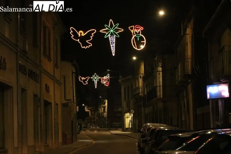 Este sábado tenía lugar el encendido del alumbrado navideño en Vitigudino / CORRAL