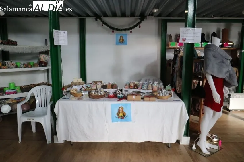 Vitigudino acogía este sábado una edición más del Mercadillo Navideño, aunque con escaso público 