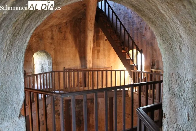 El robusto castillo pentagonal del Côa | MARTÍN-GARAY