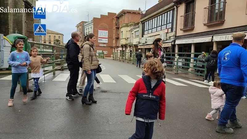 Encierros infantiles en Vitigudino / CORRAL