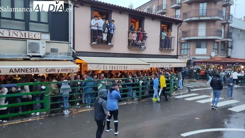 El II Toro de San Nicolás llena las calles de Vitigudino / CORRAL