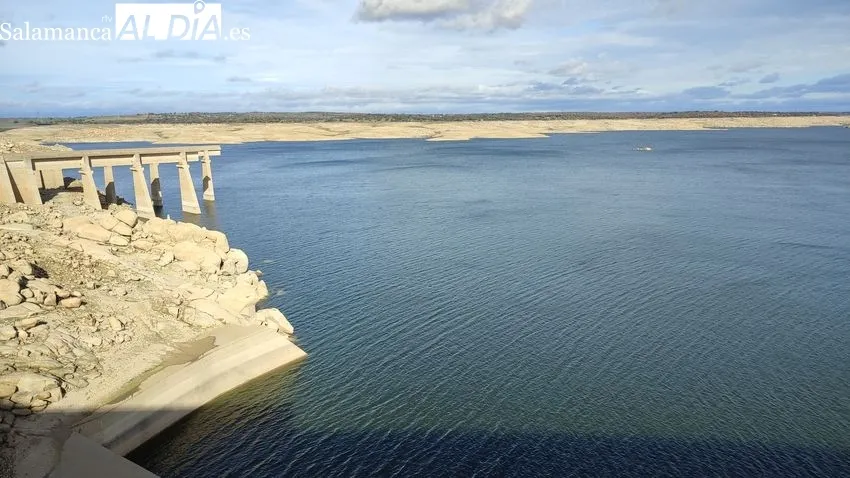 La presa de Almendra sube 10 metros de nivel respecto al 27 de septiembre pasado / CORRAL 