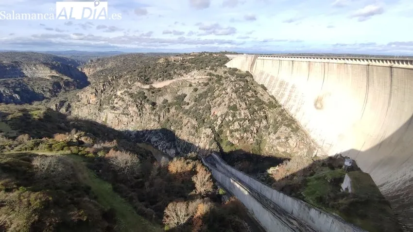 La presa de Almendra sube 10 metros de nivel respecto al 27 de septiembre pasado / CORRAL 
