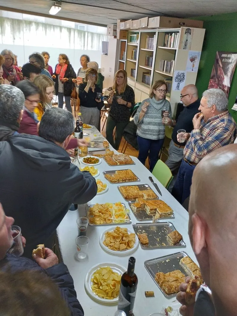 El Centro de Educación de Adultos de Santa Marta de Tormes celebra la fiesta de final de trimestre