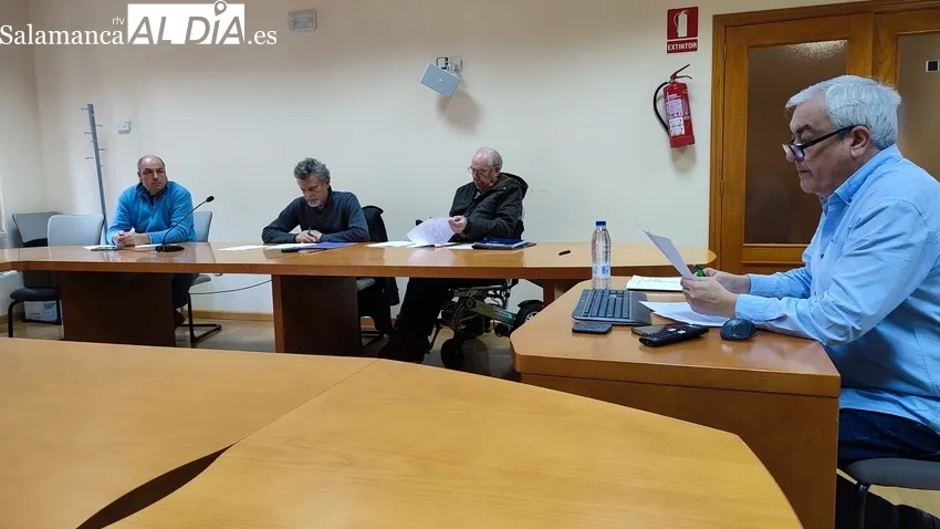 Asistieron 11 representantes de entidades y asociaciones locales / CORRAL