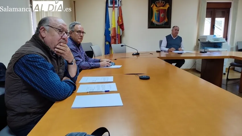 Asistieron 11 representantes de entidades y asociaciones locales / CORRAL