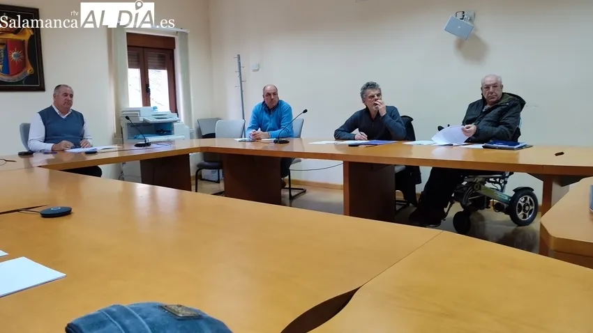 Asistieron 11 representantes de entidades y asociaciones locales / CORRAL