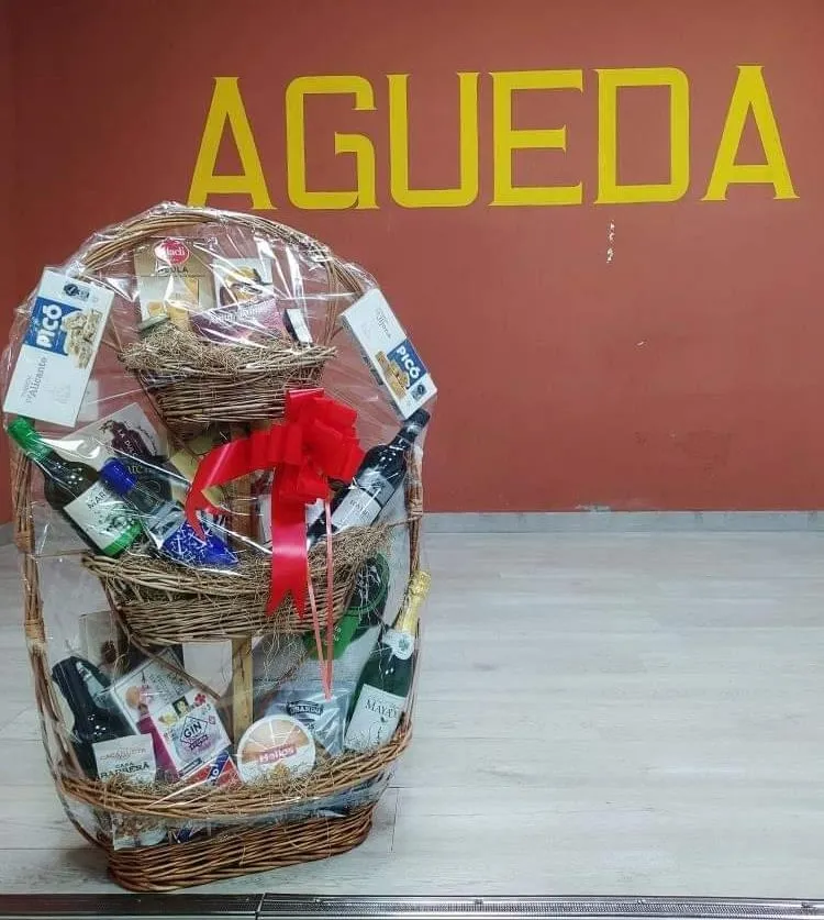 Foto 2 - La AVV de &Aacute;gueda re&uacute;ne a m&aacute;s de 40 personas en su chocolatada navide&ntilde;a