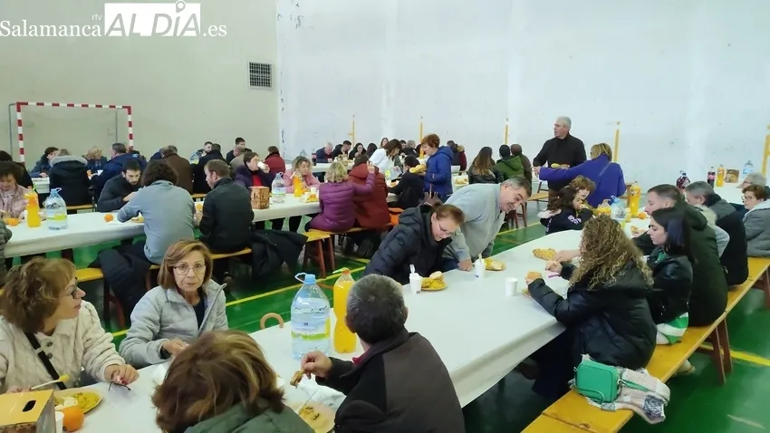 Paella solidaria en Aldeadávila a favor de ASCOL / CORRAL