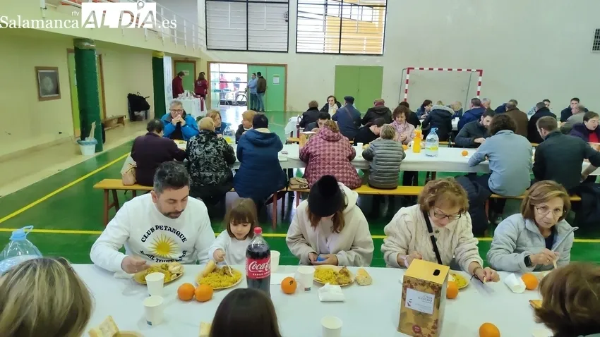 Paella solidaria en Aldeadávila a favor de ASCOL / CORRAL