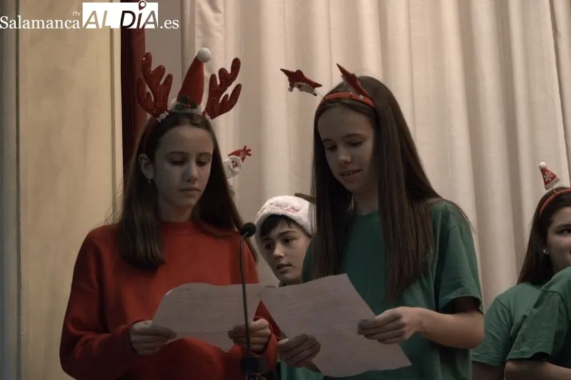 Foto 60 - Actuaciones navide&ntilde;as de Infantil y ESO en el Colegio Santa Isabel