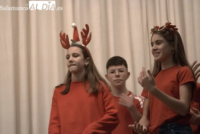 Foto 52 - Actuaciones navide&ntilde;as de Infantil y ESO en el Colegio Santa Isabel