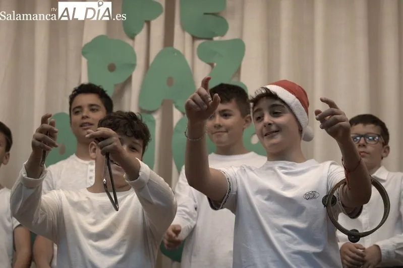 Foto 51 - Actuaciones navide&ntilde;as de Infantil y ESO en el Colegio Santa Isabel