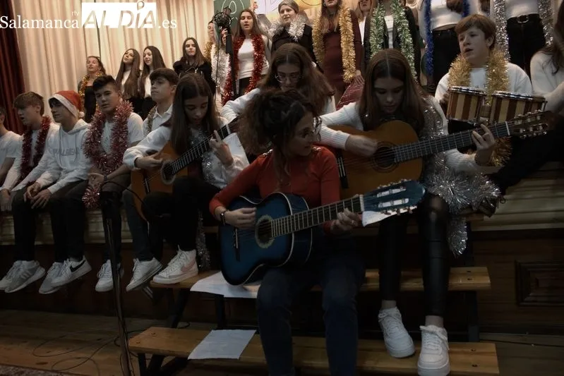 Foto 11 - Actuaciones navide&ntilde;as de Infantil y ESO en el Colegio Santa Isabel