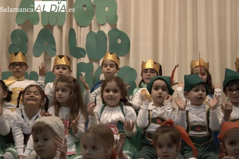 Foto 6 - Actuaciones navide&ntilde;as de Infantil y ESO en el Colegio Santa Isabel
