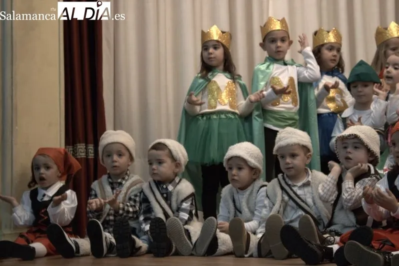 Foto 4 - Actuaciones navide&ntilde;as de Infantil y ESO en el Colegio Santa Isabel