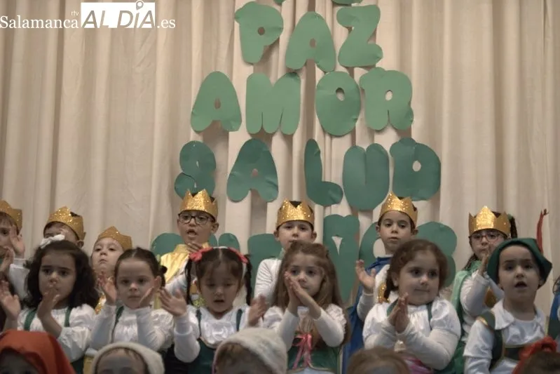 Foto 2 - Actuaciones navide&ntilde;as de Infantil y ESO en el Colegio Santa Isabel