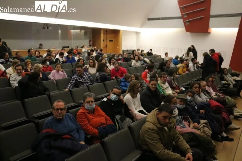 Gala de los usuarios de Asprodes en Vitigudino el Dia de la Discapacidad / CORRAL