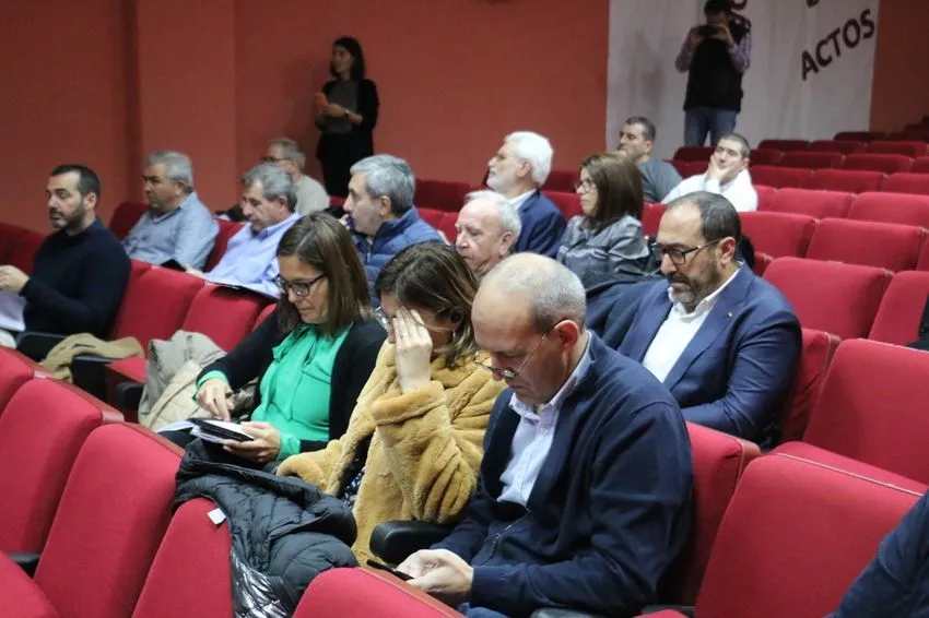 Foto 6 - La Asociaci&oacute;n Ib&eacute;rica de Municipios Ribere&ntilde;os del Duero apuesta en Aldead&aacute;vila por nuevos recursos fluviales en su Ruta del Duero