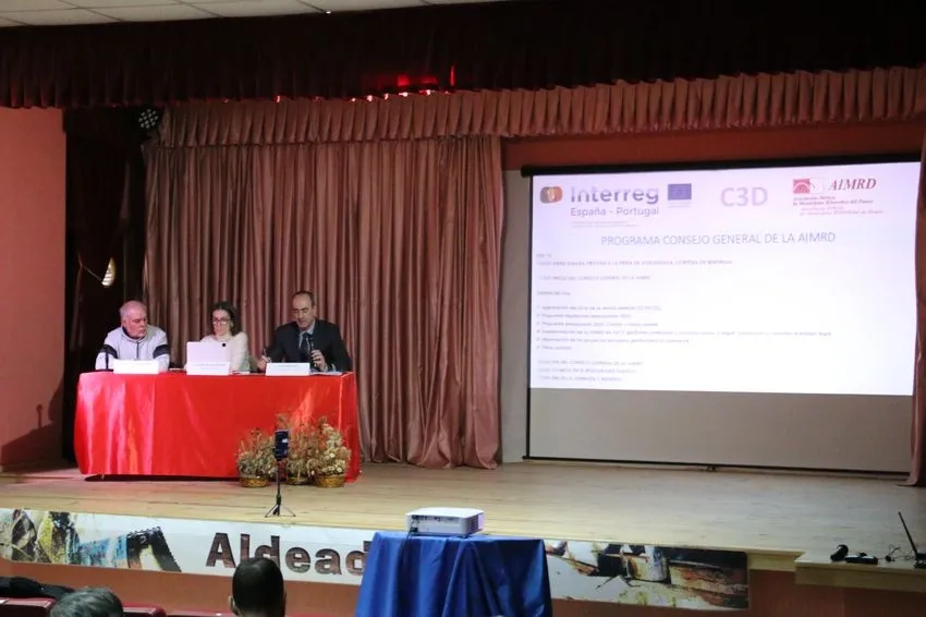 Foto 4 - La Asociaci&oacute;n Ib&eacute;rica de Municipios Ribere&ntilde;os del Duero apuesta en Aldead&aacute;vila por nuevos recursos fluviales en su Ruta del Duero