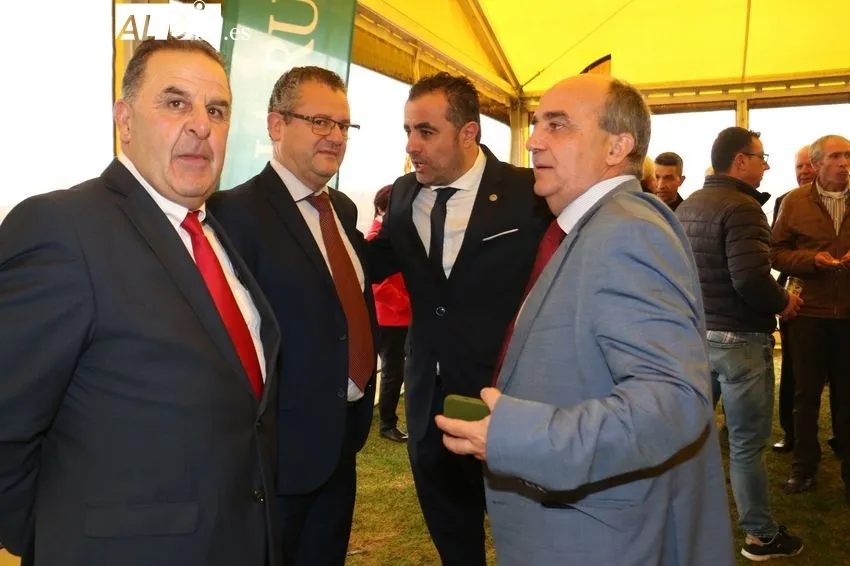 Mañueco clausura la X Jornada Técnica de Vacuno de Carne de Dehesa Grande  