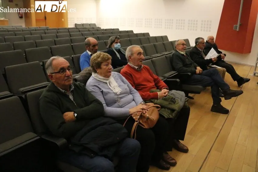 Asistentes a la Asamblea de la Unión Comarcal de Mayores de Vitigudino / FOTOS: CORRAL 
