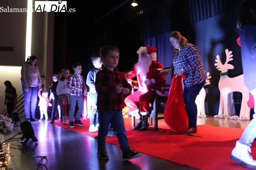 Fiesta de Navidad orgaznaaida por el AMPA del CEIP Manuel Moreno Blanco de Vitigudino