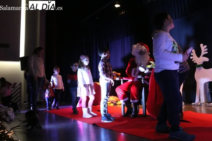 Fiesta de Navidad orgaznaaida por el AMPA del CEIP Manuel Moreno Blanco de Vitigudino