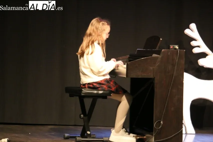 Audición der Navidad de los alumnos de la Escuela de Música de Vitigudino / CORRAL 