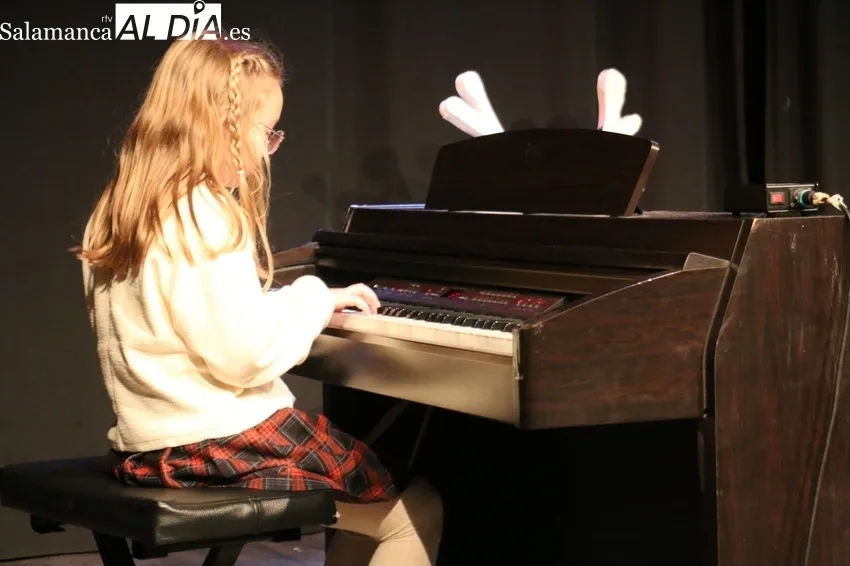 Audición der Navidad de los alumnos de la Escuela de Música de Vitigudino / CORRAL 