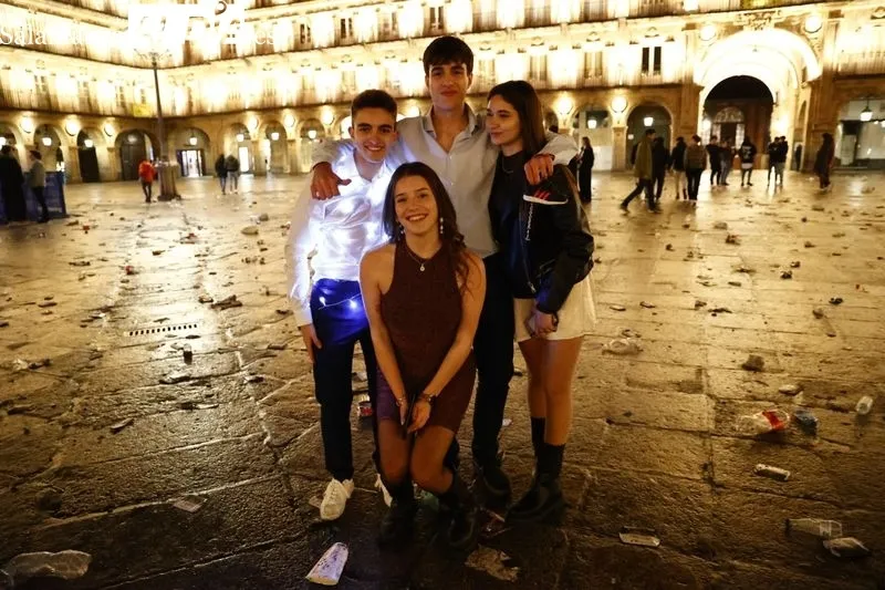 Ambiente en Salamanca por la Nochevieja Universitaria. Foto de David Sañudo