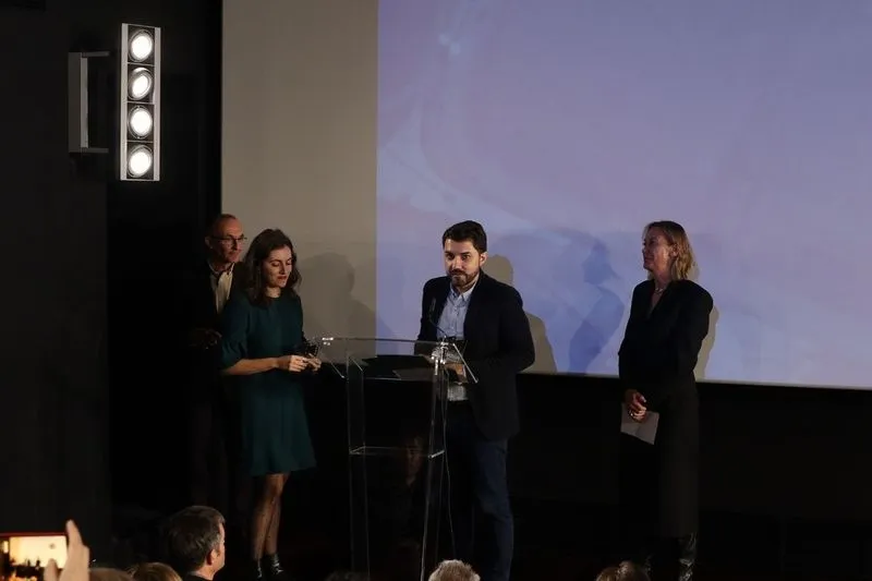 Javier Díez y Elena Gómez durante los Premios FlixOlé-URJC de Investigación