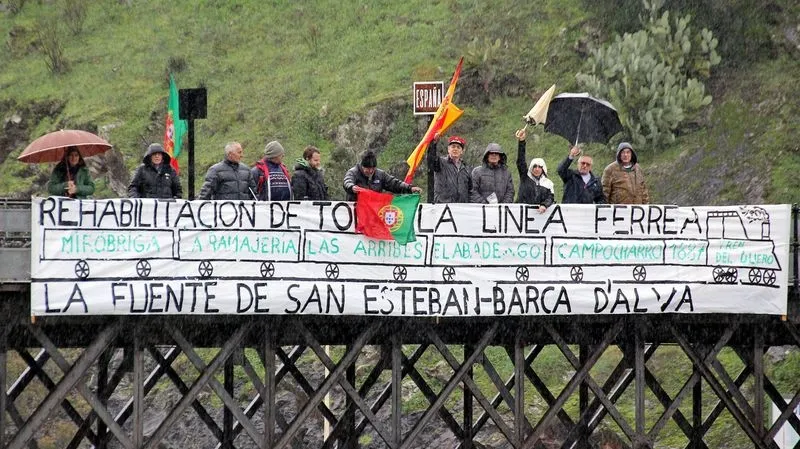 Foto 3 - Tod@v&iacute;a aboga por la reutilizaci&oacute;n tur&iacute;stica con veh&iacute;culos en la v&iacute;a en el 135 aniversario de su inauguraci&oacute;n