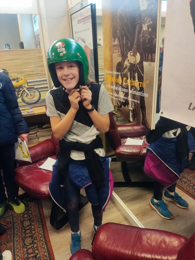 Alumnos del San Blas durante su visita al Museo del Grabado y al Museo de la Moto Histórica