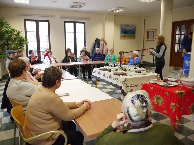 Taller de preparación de mesa navideña