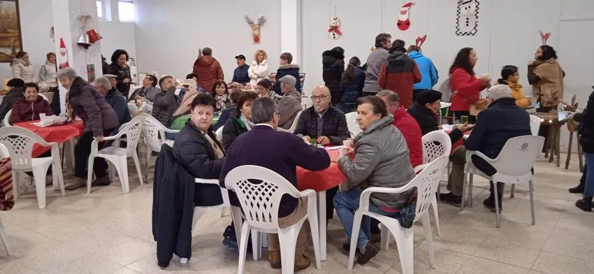 La Asociación de Mujeres organizaba un chocolate con rosquillas