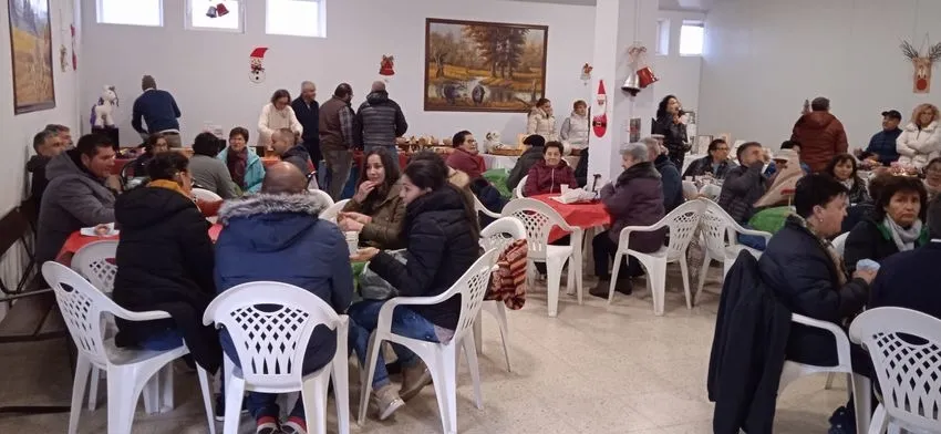 La Asociación de Mujeres organizaba un chocolate con rosquillas