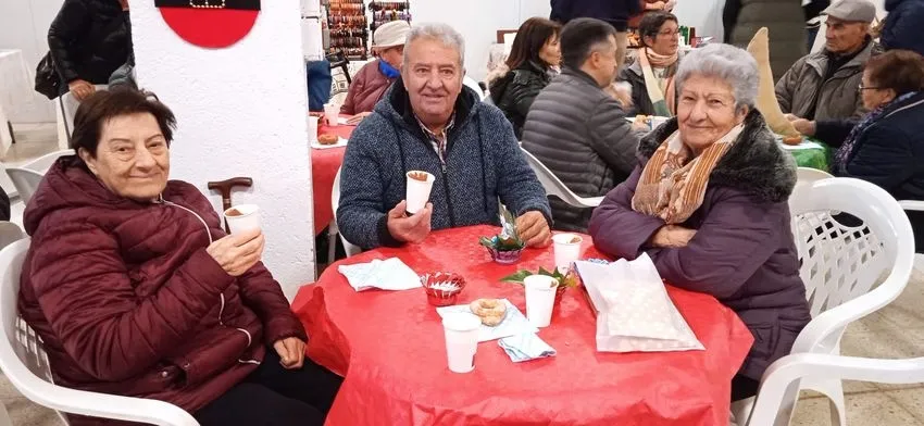 La Asociación de Mujeres organizaba un chocolate con rosquillas