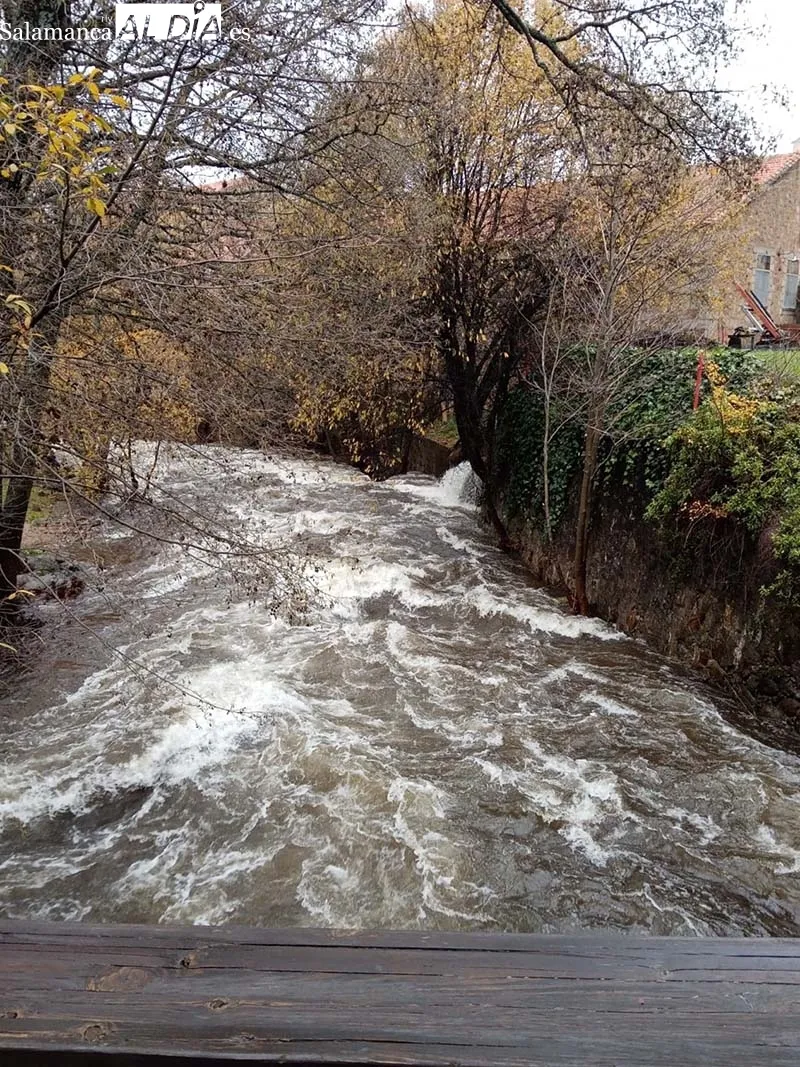 Foto 3 - El espectacular paso del r&iacute;o Cuerpo de Hombre por B&eacute;jar