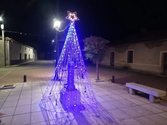 Foto 7 - Navales inicia la Navidad con villancicos tradicionales
