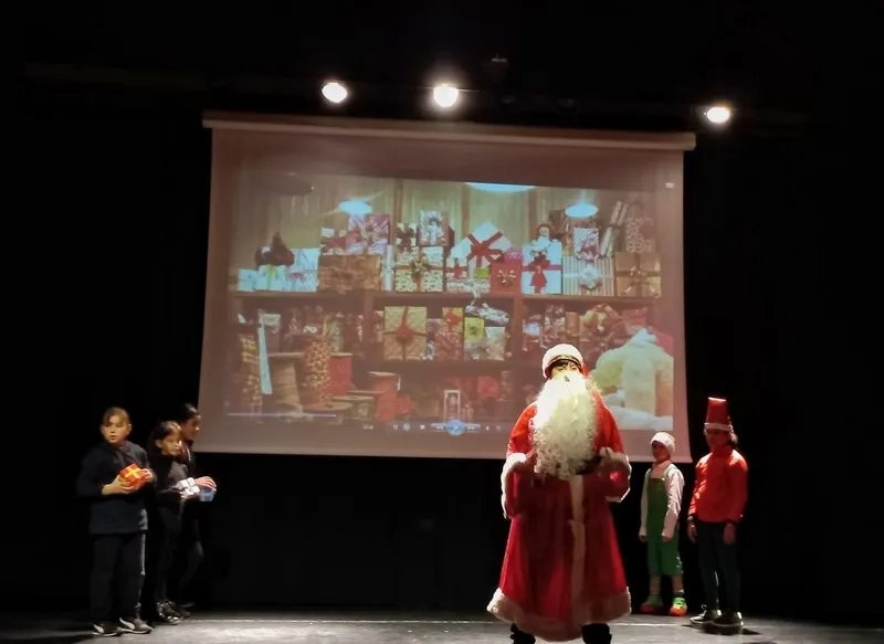Festival de Navidad del CRA Bajo Tormes en Monleras / FÁTIMA MARTÍN 
