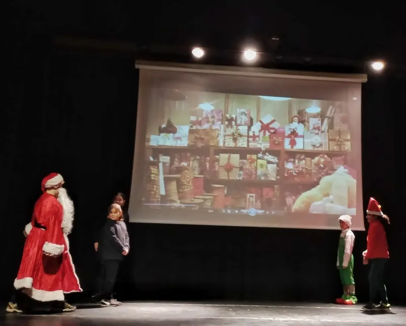 Festival de Navidad del CRA Bajo Tormes en Monleras / FÁTIMA MARTÍN 