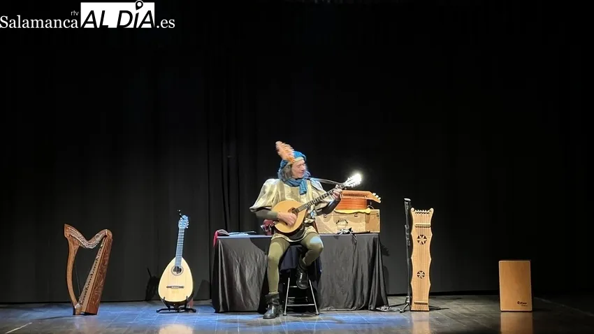Crispín d'Olot llenó de alegría e ilusión el Centro Cultural de Vitigudino / JORGE MONTES  