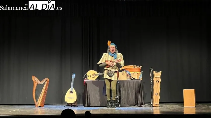 Crispín d'Olot llenó de alegría e ilusión el Centro Cultural de Vitigudino / JORGE MONTES  