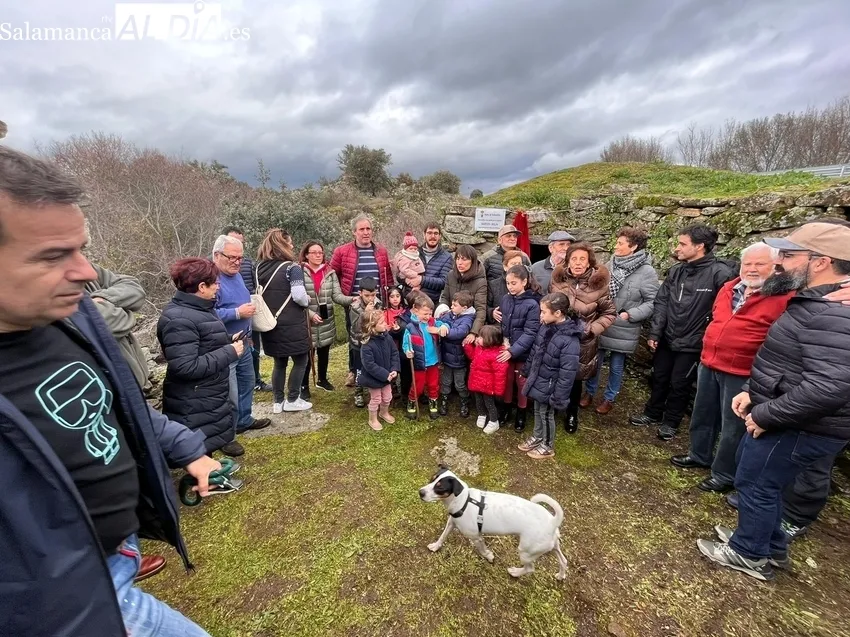 Reconocimiento a la familia Marcos Rolín de Sobradillo por la donación al Ayuntamiento del Molino de la Vega 