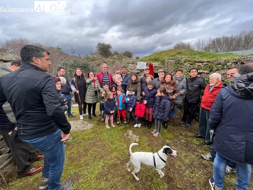 Reconocimiento a la familia Marcos Rolín de Sobradillo por la donación al Ayuntamiento del Molino de la Vega 