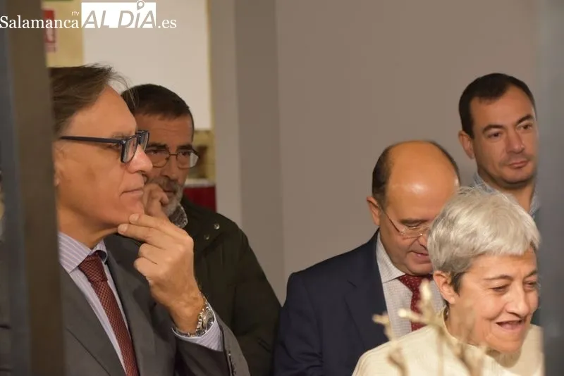 Belén navideño organizado por el Ayuntamiento, en la sala de exposiciones de la Torre de los Anaya. Foto de Vanesa Martins